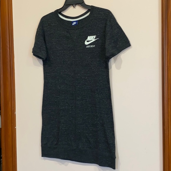 Nike Vintage Gym Dress - Picture 3 of 6